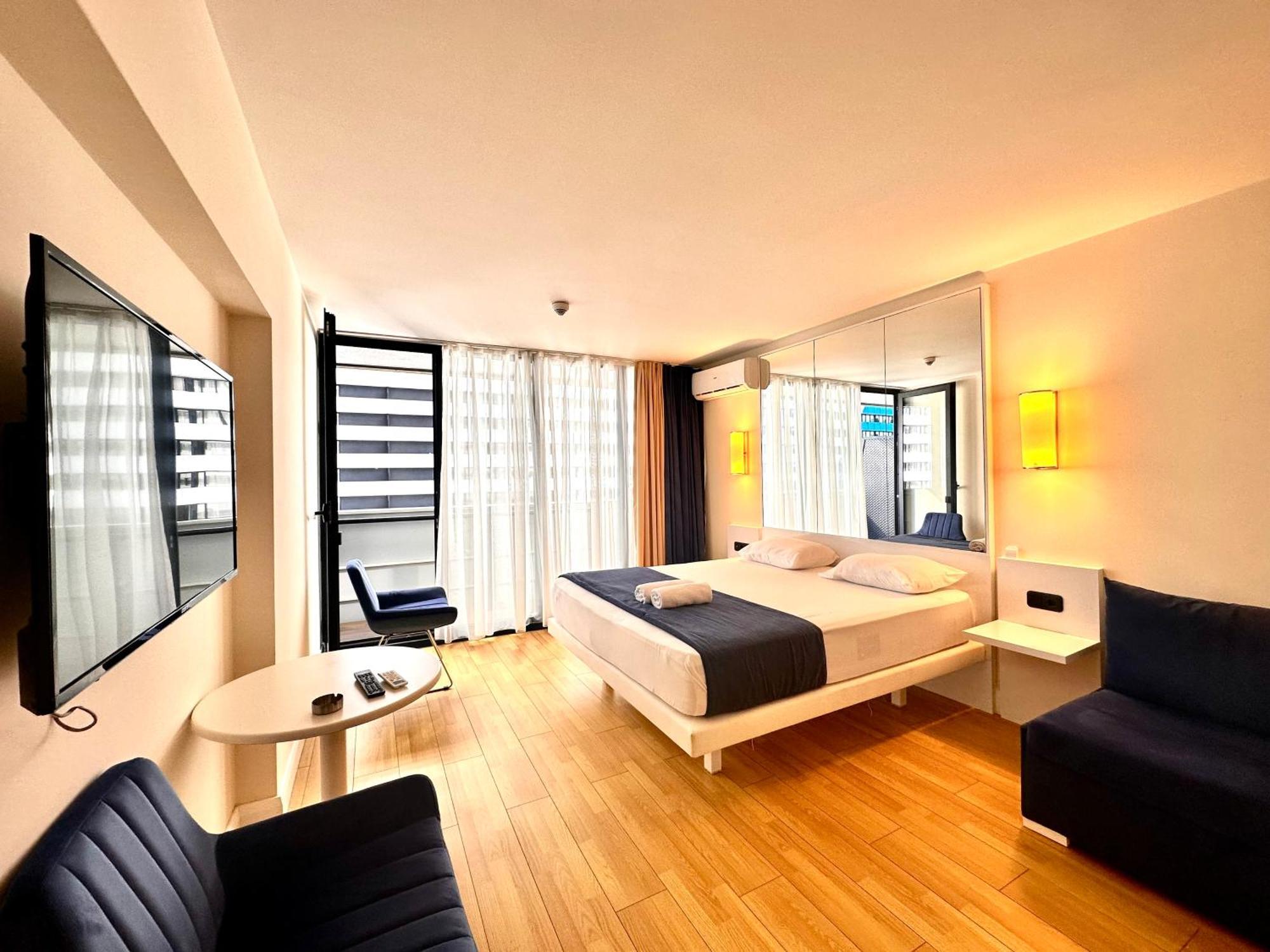 Batumi Orbi City Apart Hotel Exterior photo