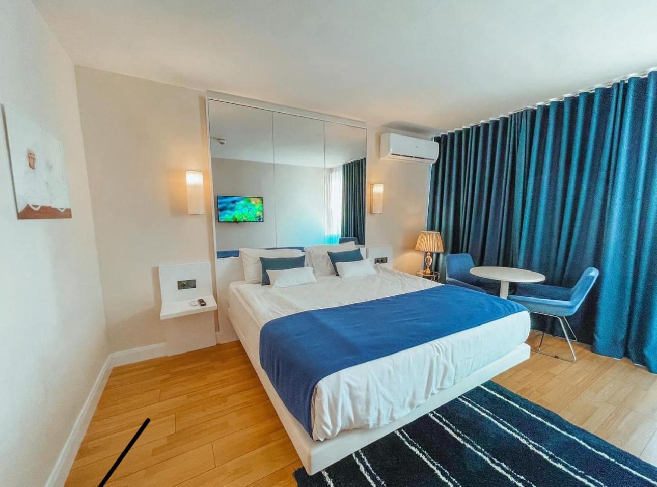 Batumi Orbi City Apart Hotel Exterior photo